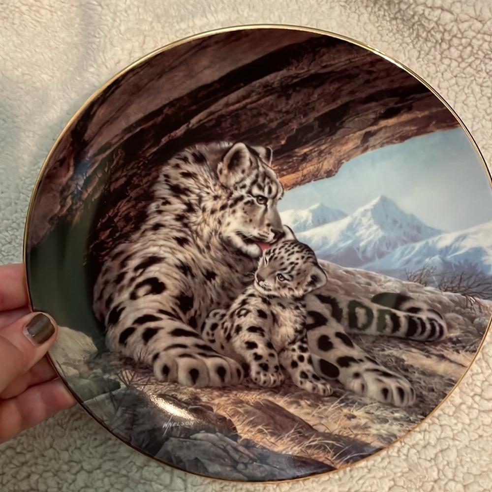 The Snow Leopard Will Nelson Vintage Last of Their Kind Endangered Species Plate